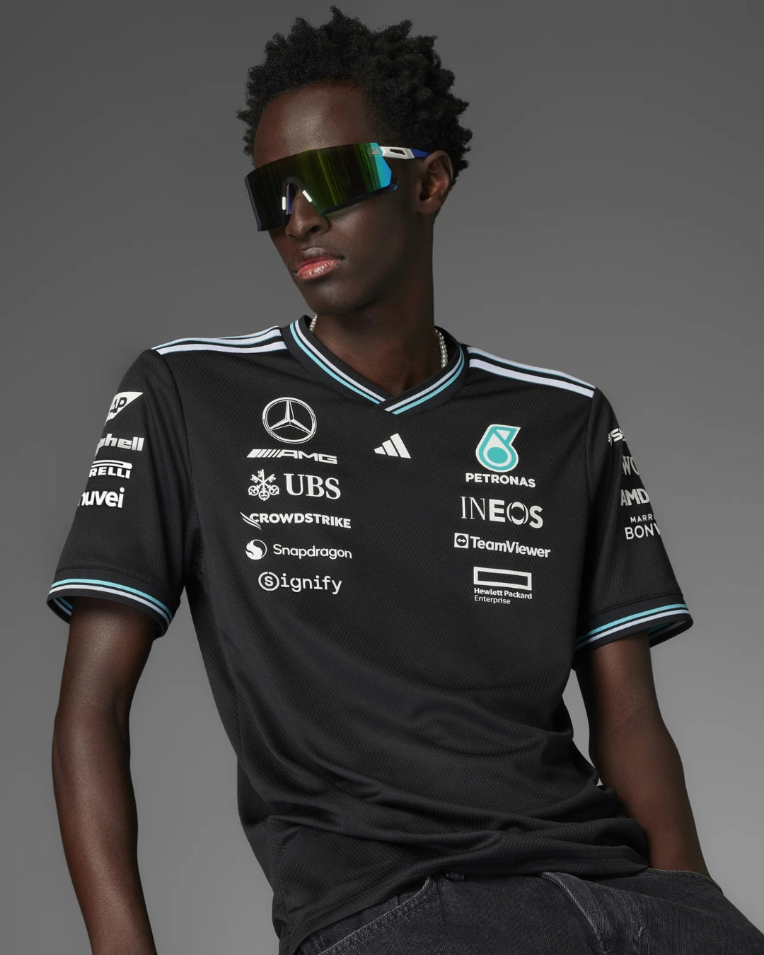 F1 BLACK PETRONAS UNISEX T-SHIRT